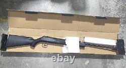 Ruger Blackhawk. Carabine à air comprimé à piston basculant de calibre 0,177 avec lunette 4x32