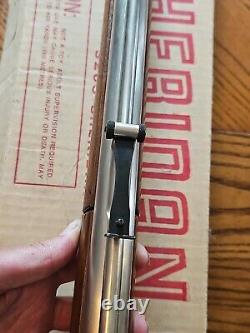 Sheridan Products Silver Streak 5mm. 20 cal Carabine à air à pompe multiple avec boîte