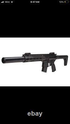 Sig Sauer MCX GEN 2.177 Caliber CO2 Air Rifle AIR-MCX-177-G2-BLK translates to 'Fusil à air comprimé Sig Sauer MCX GEN 2.177 Calibre CO2 AIR-MCX-177-G2-BLK' in French.
