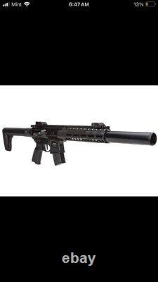 Sig Sauer MCX GEN 2.177 Caliber CO2 Air Rifle AIR-MCX-177-G2-BLK translates to 'Fusil à air comprimé Sig Sauer MCX GEN 2.177 Calibre CO2 AIR-MCX-177-G2-BLK' in French.