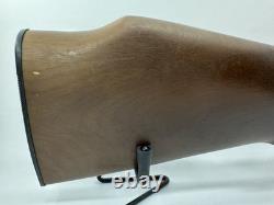 Smith et Wesson 77A. Carabine à air calibre .22