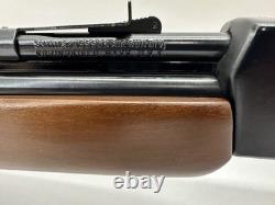 Smith et Wesson 77A. Carabine à air calibre .22