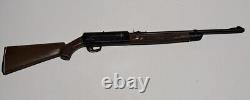 Superbe fusil à air comprimé Crosman Model 2200 Magnum de calibre .22 vintage.