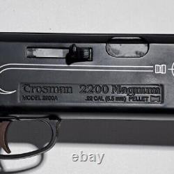 Superbe fusil à air comprimé Crosman Model 2200 Magnum de calibre .22 vintage.