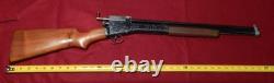 Très bon carabine à air comprimé Crosman Model 102, calibre 22, à répétition à levier, reconditionnée.