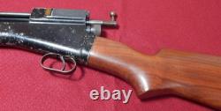 Très bon carabine à air comprimé Crosman Model 102, calibre 22, à répétition à levier, reconditionnée.