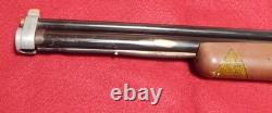 Très bon carabine à air comprimé Crosman Model 102, calibre 22, à répétition à levier, reconditionnée.