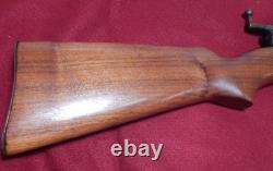 Très bon carabine à air comprimé Crosman Model 102, calibre 22, à répétition à levier, reconditionnée.