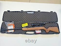 Umarex Emerge. Carabine à air comprimé à canon cassant de calibre .22, avec crosse en bois, mallette et munitions.