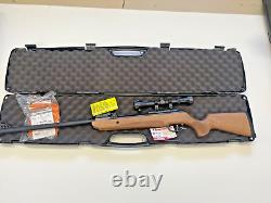 Umarex Emerge. Carabine à air comprimé à canon cassant de calibre .22, avec crosse en bois, mallette et munitions.