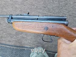 VTG Crosman modèle 180 Carabine à plombs CO2. 1956-62 Sécurité à verrouillage transversal
